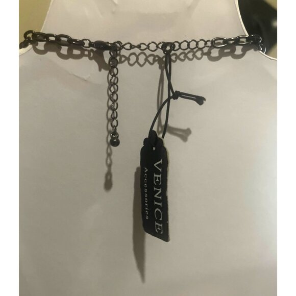 Venice Accessories Chain Link Necklace With Charms NWT Gunmetal Hardware - Picture 3 of 7